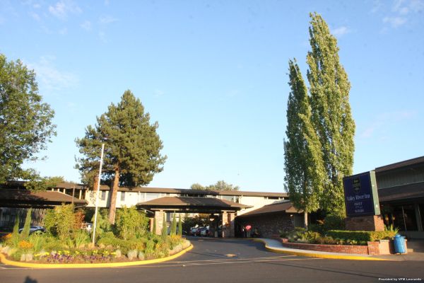Valley River Inn (Eugene)
